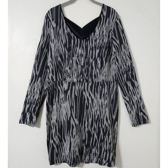 BCBGENERATION Black Grey Zebra Print Vneck Fitted Long Sleeve Mini Dress L - Picture 2 of 16